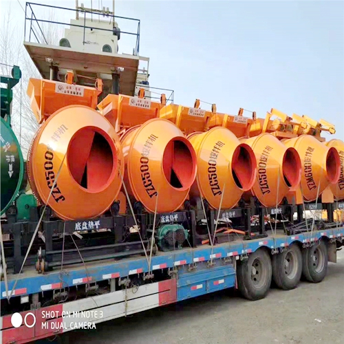 滾筒(tong)攪拌(ban)機 