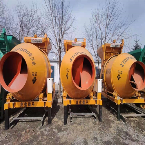 滾筒(tong)攪拌(ban)機 